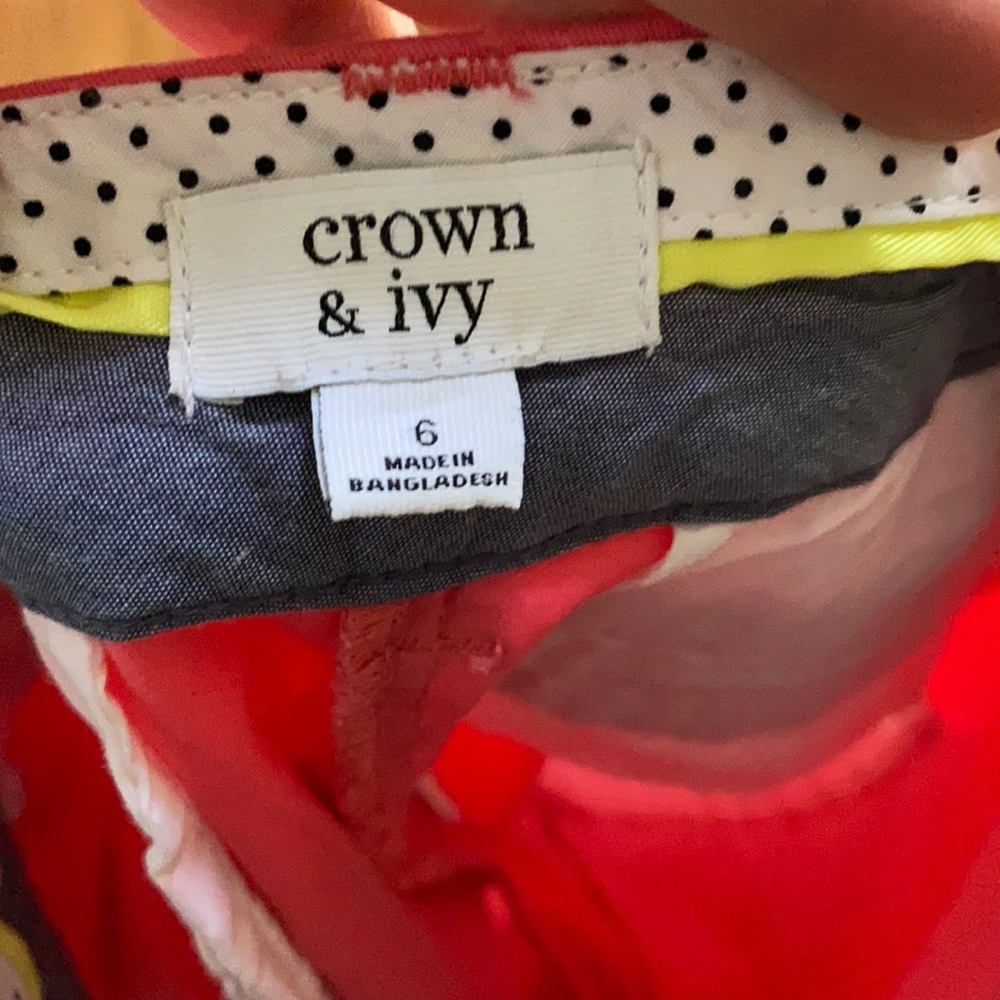 Crown & Ivy Shorts - Picture 3 of 3